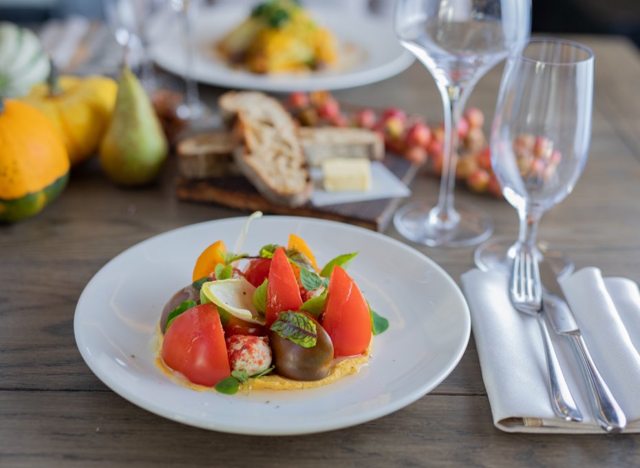 Serwis dania w Restauracji Stara Wozownia